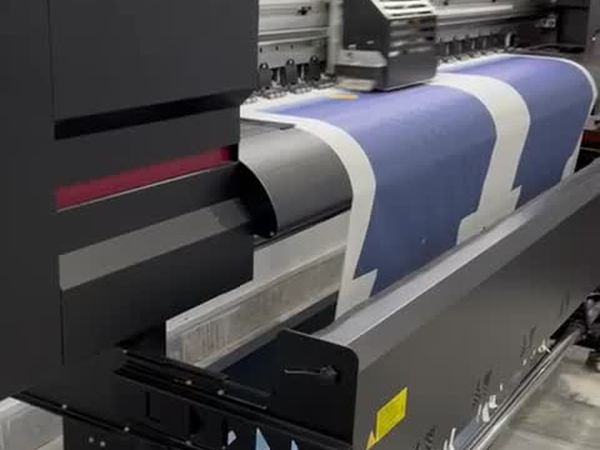 Large-format dye-sublimation printing at VORTEXIND